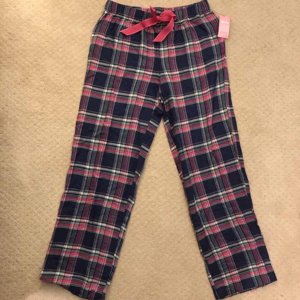 Women’s plaid pajama pants